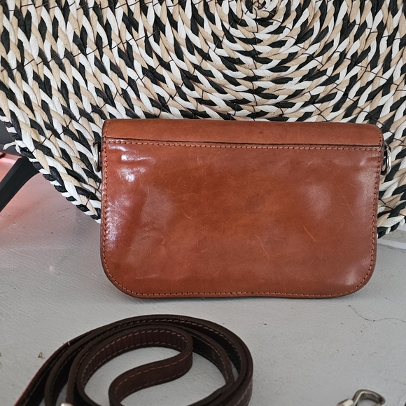 Conte Di Cavour (Italian Vegetable- Tanned Leather) Crossbody Bag - Picture 3 of 15